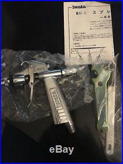 IWATA RG-2 Airbrush paint spray gun NEW IN BOX