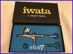 Iwata Medea HP-C Plus Airbrush Dual Action / Large Gravity Feed Cup Open Box New