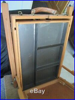 Mabef Oiled beech Italian artists easel and paint box. Excellent condition