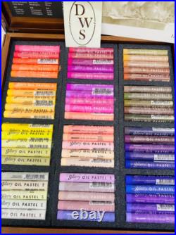 Mungyo Gallery Artist Soft Oil Pastels MOPV-120W Wooden Case 120 assorted colors Mungyo Gallery Artist Soft Oil Pastels MOPV-120W Wooden Case 120 assorted colors