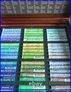 Mungyo Gallery Artist Soft Oil Pastels MOPV-120W Wooden Case 120 assorted colors