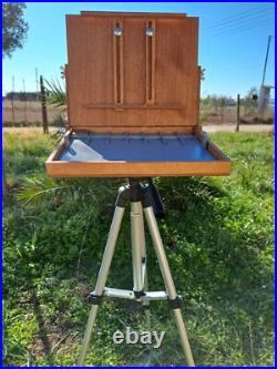 Pochade box for plein air painting, outdoor & portable artist easel