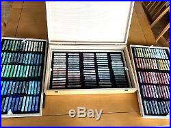 REMBRANDT soft pastels 225 have not been used! Wooden box