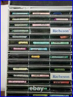 Richeson Roz Pastel Box 4 removable trays including 93 Rembrandt Soft Pastels