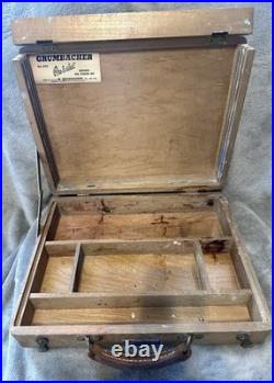 Vintage Grumbacher Inc. New York Artist oil painting box with Palette