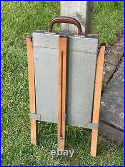 Vintage Reeves Portable Easel & Paint Storage Box